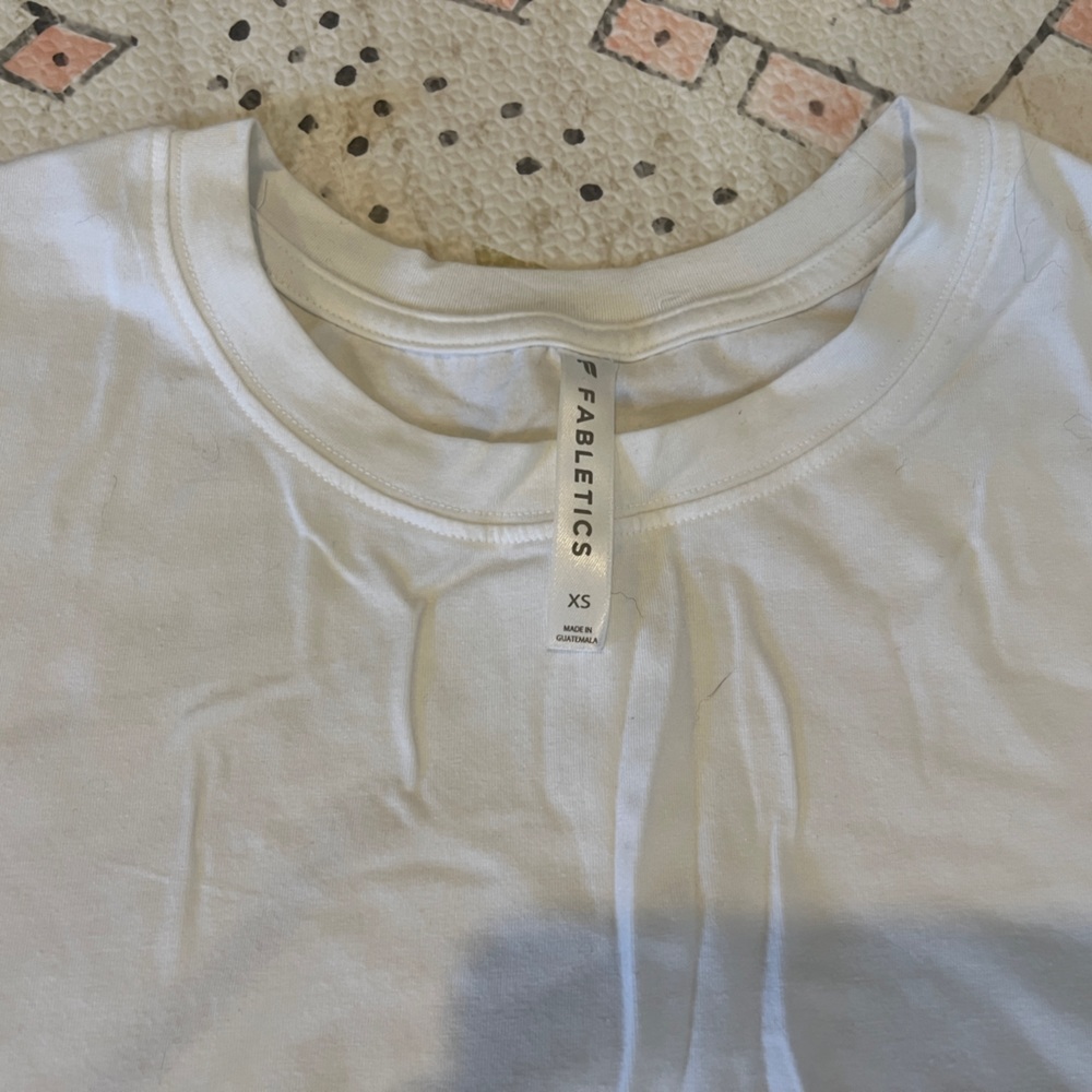 Fabletics XS crop muscle tee. White. Work once. Excellent condition.